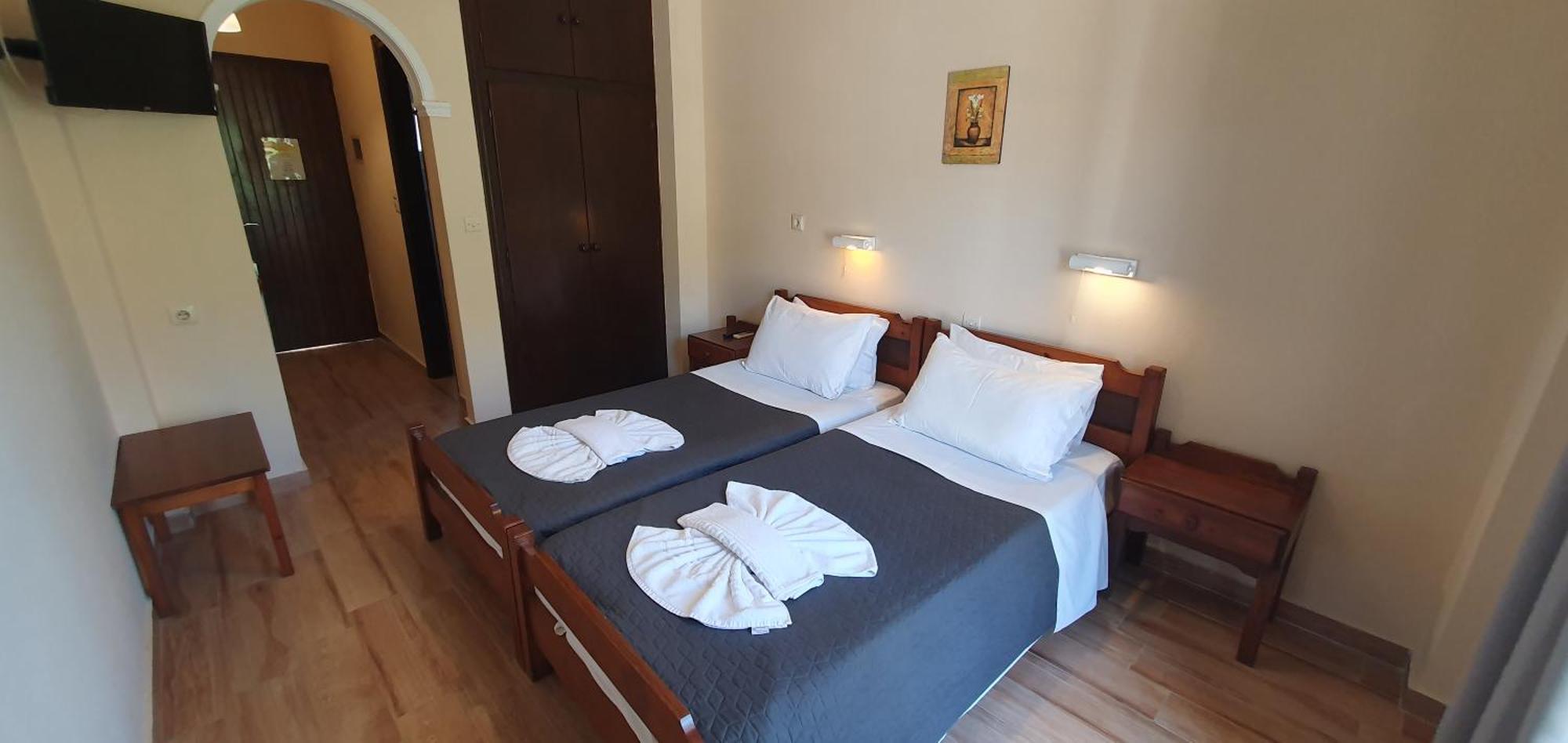 Phivos Hotel Палеокастрица Екстериор снимка