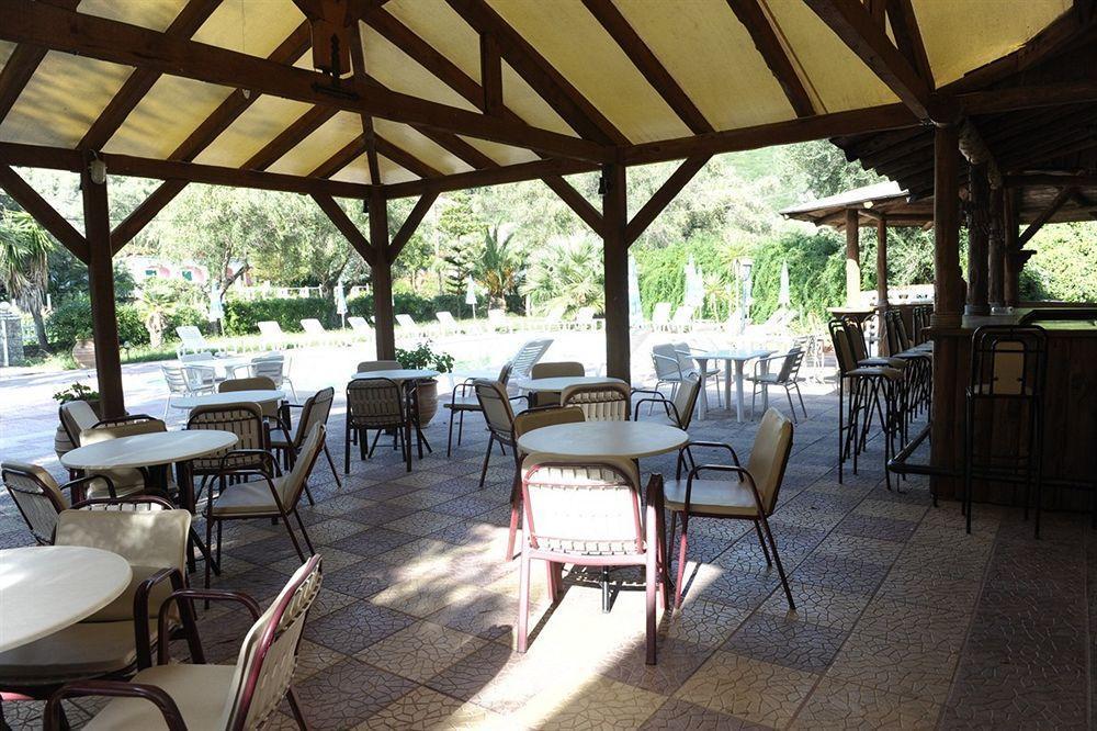 Phivos Hotel Палеокастрица Екстериор снимка